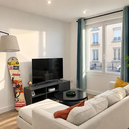 Holiday home Grande Maison Lumineuse - Sejour Confort *